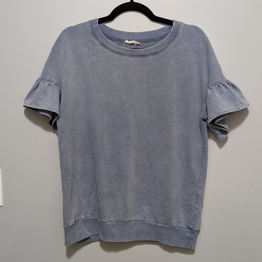 Short ruffle sleeve sweatshirt